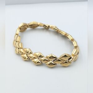 Vintage gold tone puffed diamond shape bracelet